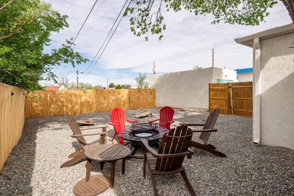 House With Great Beds, Full Kitchen, Fenced Yard Villa Albuquerque Exterior photo